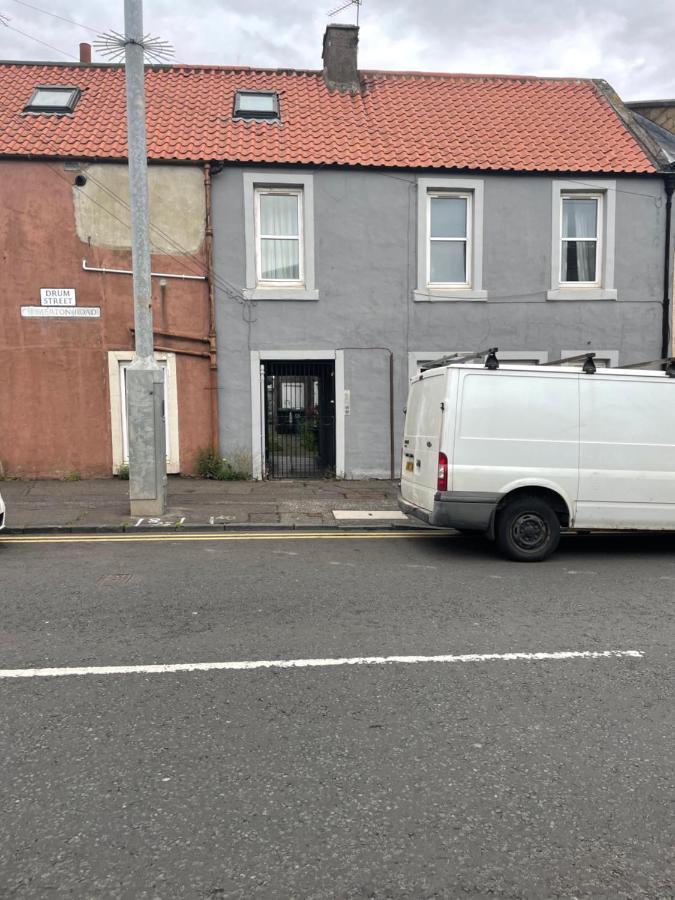 1 Bed Flat At Drum Street EDI Exterior photo