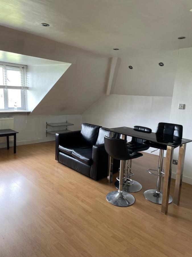1 Bed Flat At Drum Street EDI Exterior photo